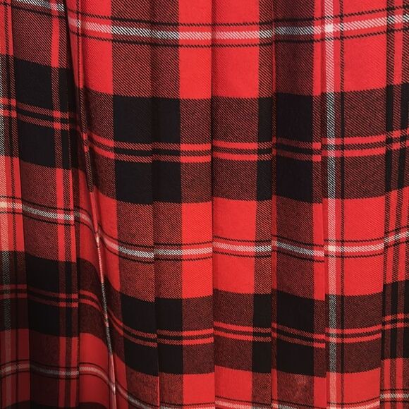 Red Plaid Women's Skirt size 10 made in Britain 100 wool - Picture 3 of 5